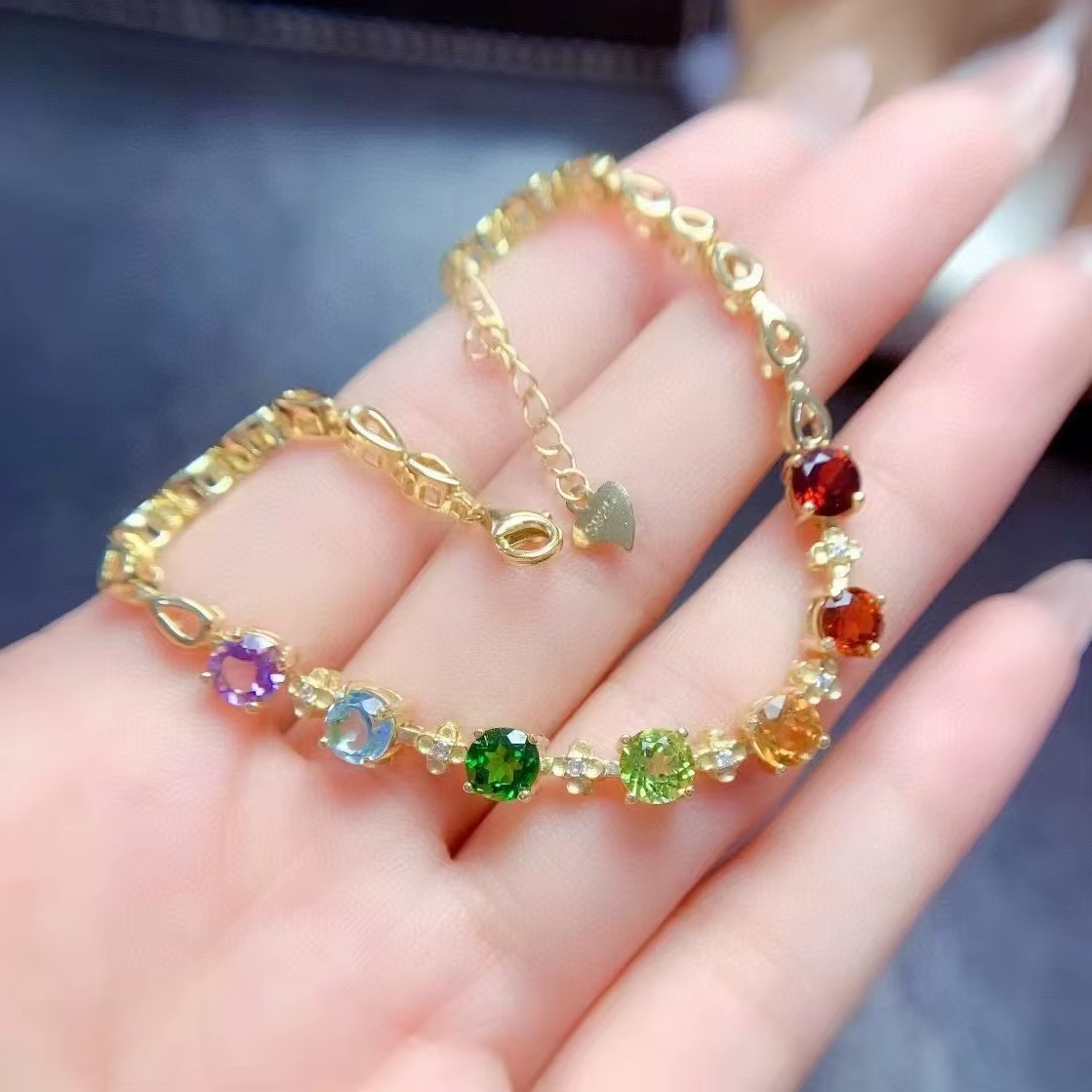 Boutique Jewelry Women's Brace - مراجعة Al Ain Jewelry & Watches Exhibition 2025 وسعره